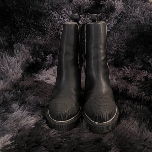 🖤 Black Booties! 🖤 - Picture 2 of 4